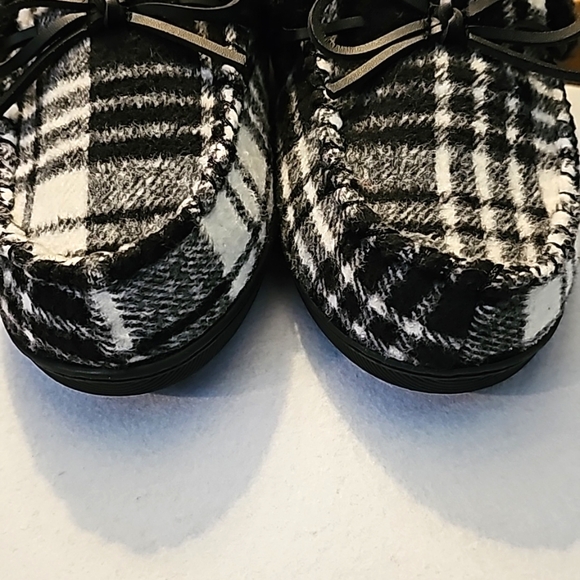 Slippers - Picture 5 of 16